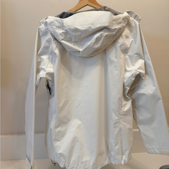 Patagonia Torrentshell 3L Jacket - Picture 11 of 13